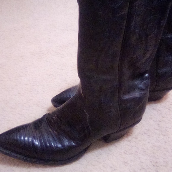 BOOTS - Picture 2 of 3